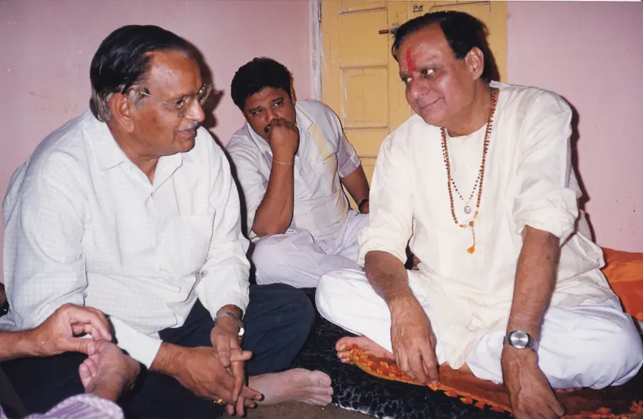 Datta Kaka with devotees or family during Ram-Nam gatherings. Archive still DPK_0082.