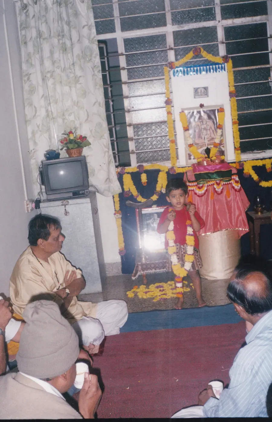 Datta Kaka with devotees or family during Ram-Nam gatherings. Archive still DPK_0093.