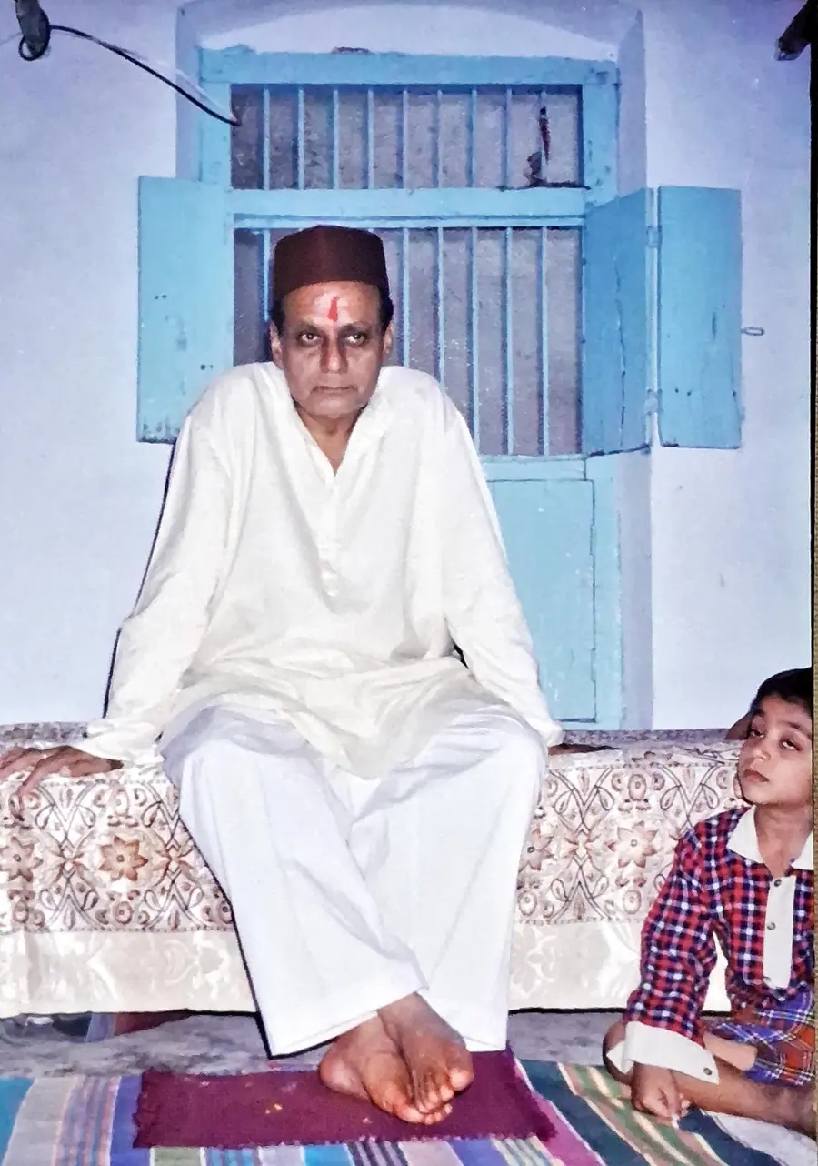 Portrait of Datta Kaka (Dattatray Pundalik Kulkarni, Namyogi). Archive still DPK_P1.12.