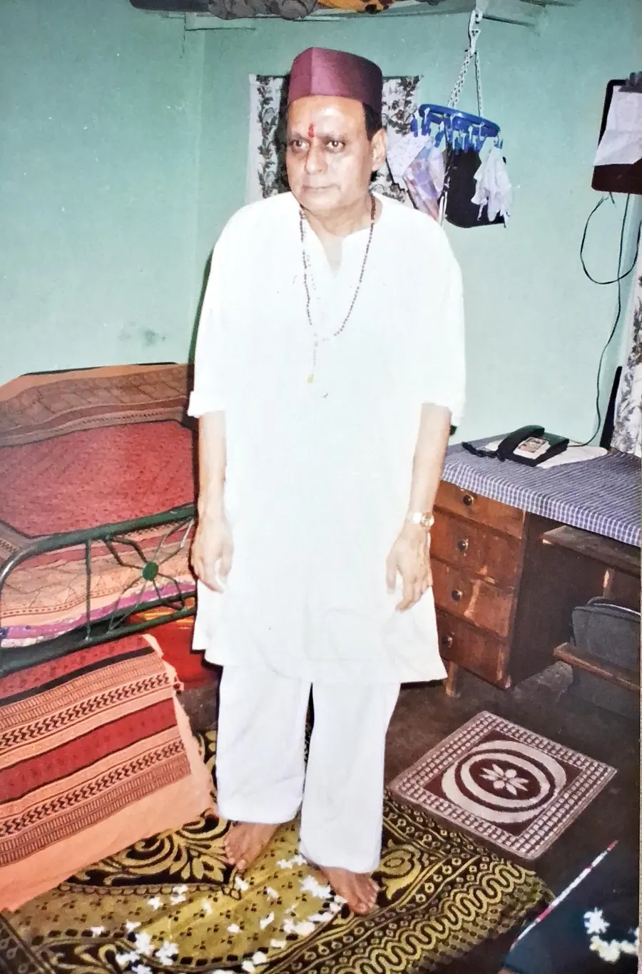 Portrait of Datta Kaka (Dattatray Pundalik Kulkarni, Namyogi). Archive still DPK_P1.13.